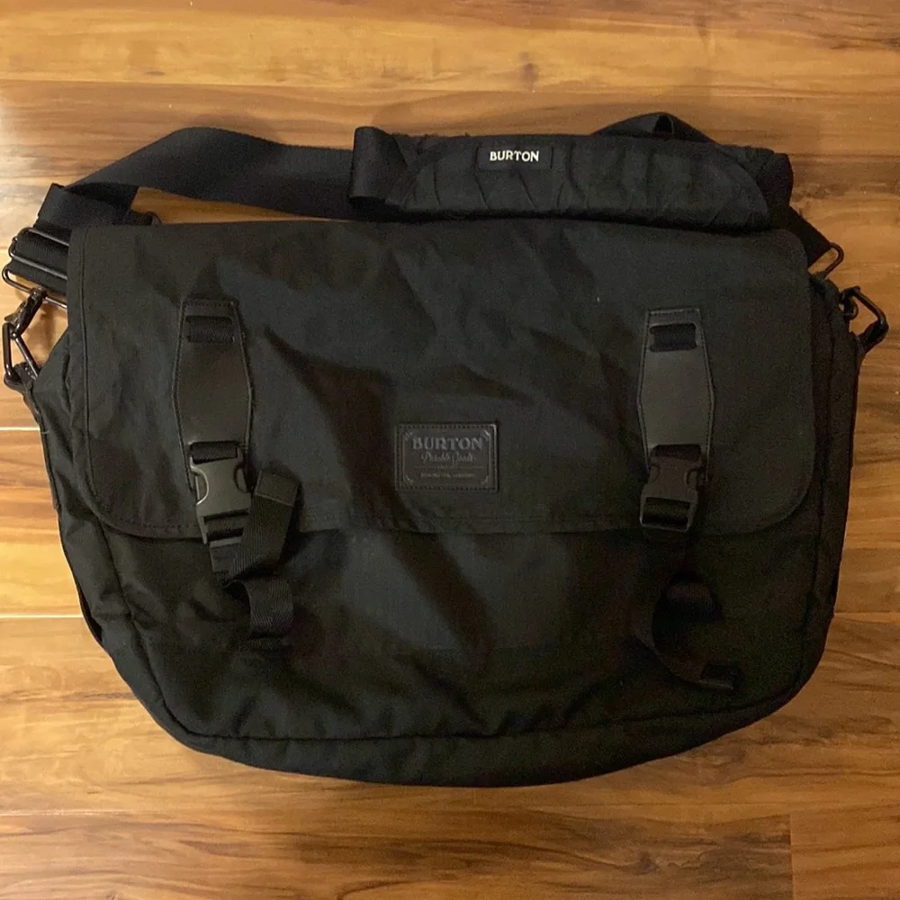 Burton Messenger Bag
